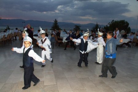 Burdur'da 65 çocuk sünnet edildi
