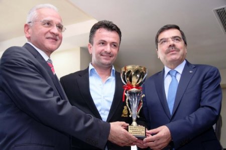 Burdur'da amatör spor kulüplerine malzeme desteği