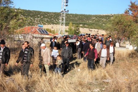 Burdur'da köy evinde katledilen 3 vatandaş toprağa verildi