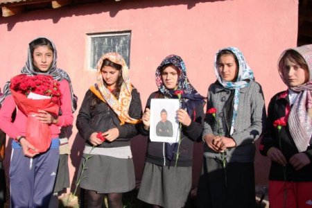 Burdur'da köy evinde katledilen 3 vatandaş toprağa verildi