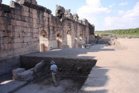 Burdur'da Tarihi Mozaiklerin Tespit Edilmesi İçin Yüzey Araştırmaları Başladı