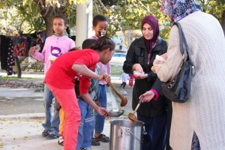 Burdur'daki Somalililer aşureyi ilk kez tattı