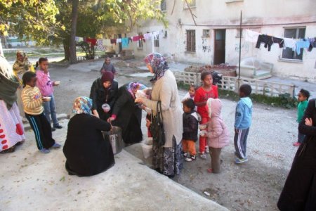 Burdur'daki Somalililer aşureyi ilk kez tattı