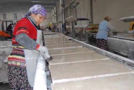 Burdurlu Hanımlar Ekmeklerini Taştan Çıkartıyor