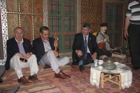 Burdur'un Tanıtımı İçin Bin Kişi Aynı Anda Sipsi Çalacak