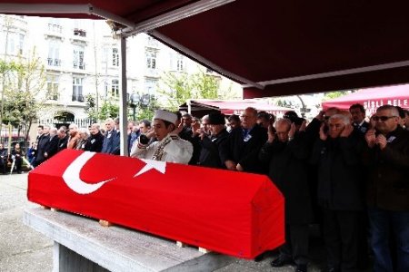 Burhan Apaydın son yolculuğuna uğurlandı