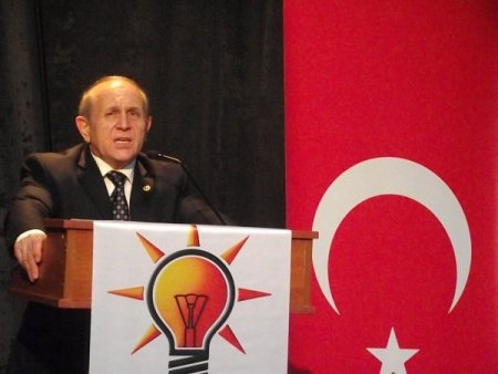 Burhan Kuzu: Başkanlık sisteminde hükümet değil, parlamento güçlü olur