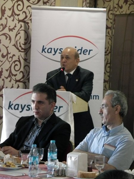 Burhan Kuzu: İstikrarsızlığın Panzehiri Başkanlık Sistemidir