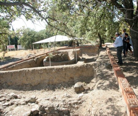 Burhaniye'de 3 bin yıllık Yunan ve Bizans eserleri çıkarıldı