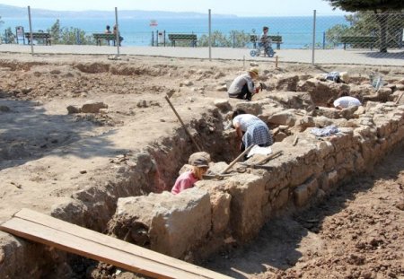 Burhaniye'deki antik Adramytteion'da 2012 yılı kazıları tamamlandı