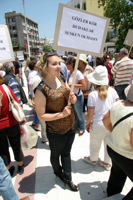 Burhaniyeli Kadınlar, Kadın Cinayetleri İçin Meydana İndi