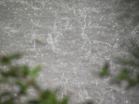 Burhaniye'ye Ceviz Büyüklüğündeki Dolu Yağdı