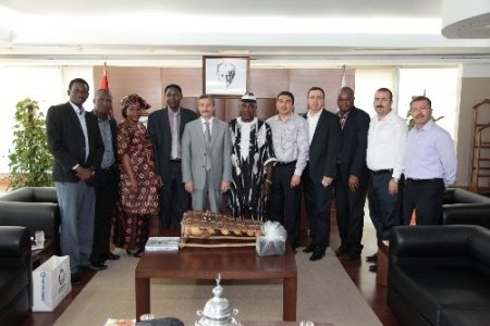 Burkina Faso’lu heyet Başkan Tahmazoğlu’nu ziyaret etti