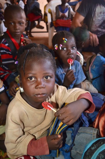 Burkinalı yetimden Türk hayırsevere: Mösyö bu çikolata mı, çok güzelmiş