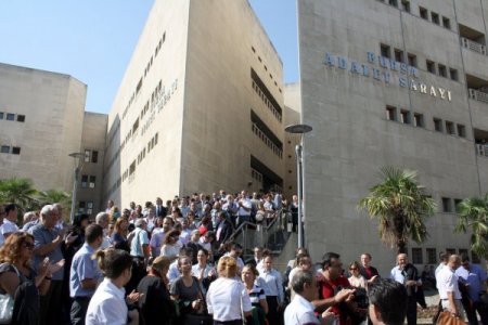 Bursa Barosu avukatları iş bıraktı