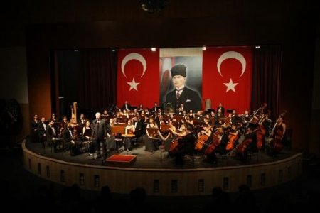 Bursa Bölge Devlet Senfoni Orsekstrası Sezonu Açtı
