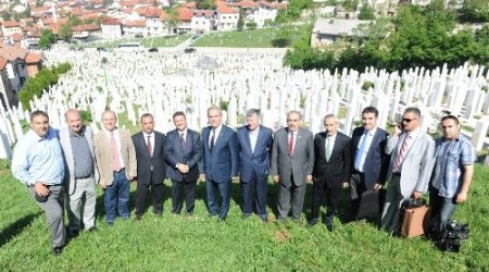 Bursa Büyükşehir Belediyesi Bosna'daki şehitliğe kiosk yaptırdı