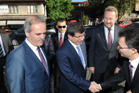 Bursa Büyükşehir Belediyesi Bosna'daki şehitliğe kiosk yaptırdı