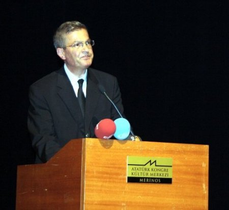 “Bursa dünyaya ilahiyatçı yetiştiriyor”