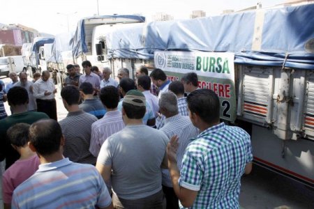 Bursa İHH Suriyeli mültecilere 3 kamyon yardım gönderdi