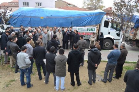 Bursa İHH Suriyeli mültecilere 3 kamyon yardım gönderdi