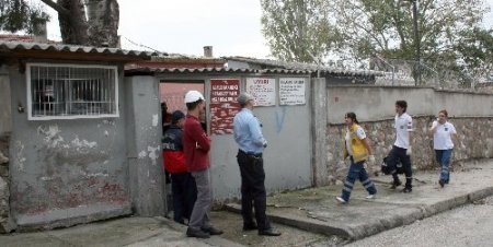 Bursa Karacabey'de 'cezaevinde isyan' tatbikatı yapıldı