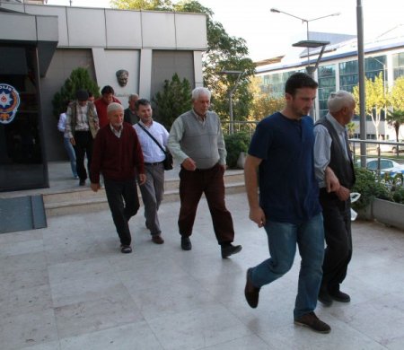 Bursa SGK’da sahte emeklilik zanlılarının parmak izi alındı