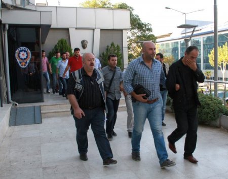 Bursa SGK’da sahte emeklilik zanlılarının parmak izi alındı