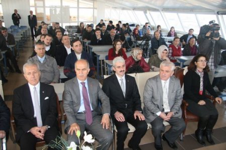 Bursa Tarihi Çarşı esnafı, Arapça ve İngilizce öğreniyor