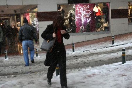 Bursa'da 181 Köy Yolu Kapandı