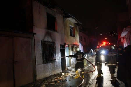 Bursa'da 2 katlı ev yandı, iki kardeş ve hala öldü (2)