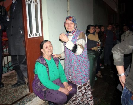 Bursa'da 2 katlı ev yandı, iki kardeş ve hala öldü (2)