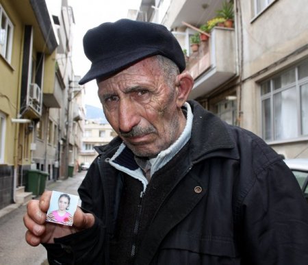 Bursa'da 3 kişiye mezar olan evden geriye enkaz yığını kaldı