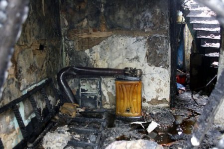 Bursa'da 3 kişiye mezar olan evden geriye enkaz yığını kaldı