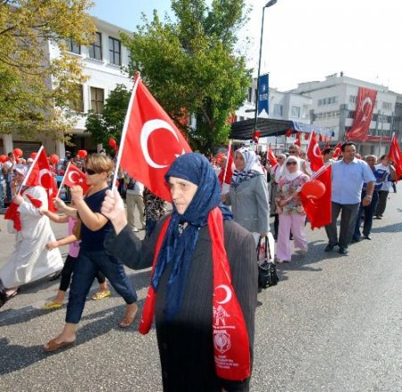Bursa'da 30 Ağustos Coşkuyla Kutlandı