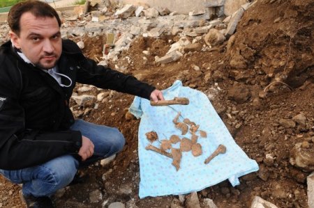 Bursa'da 400 yıllık camide müteahhitin özensizliği, tepki çekti