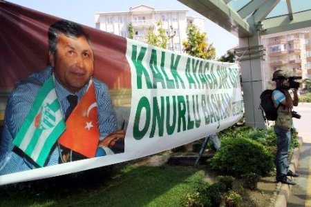 Bursa'da Başkan Yazıcı için endişeli bekleyiş sürüyor