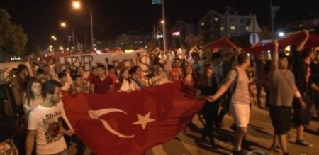 Bursa'da binlerce kişi FSM Bulvarı'nda trafiği kapatarak eylem yaptı