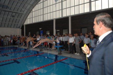 Bursa'da Erikli Yüzme Havuzu açıldı