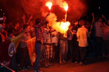 Bursa'da Galatasaraylıların şampiyonluk coşkusu
