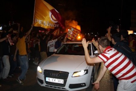 Bursa'da Galatasaraylıların şampiyonluk coşkusu