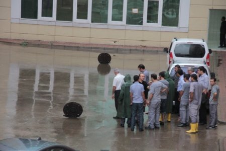 Bursa'da hastaneyi su bastı