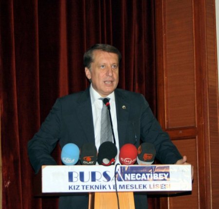 Bursa’da hizmet sektöründe meslek edindirme kursu başladı