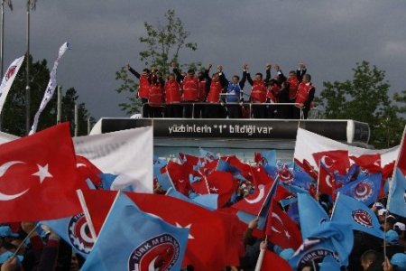 Bursa’da ikinci 'vur de vuralım, öl de ölelim' sloganı