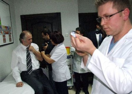 Bursa'da İlk Aşılar Sağlık Personeline Vuruldu