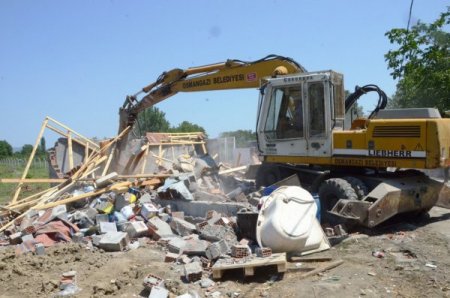 Bursa’da Kaçak Binalarda Yıkımlar Devam Ediyor