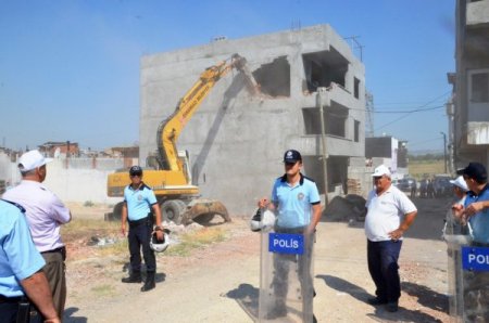 Bursa’da Kaçak Binalarda Yıkımlar Devam Ediyor