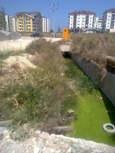 Bursa'da Kapatılmayan Dere Tehlike Saçıyor