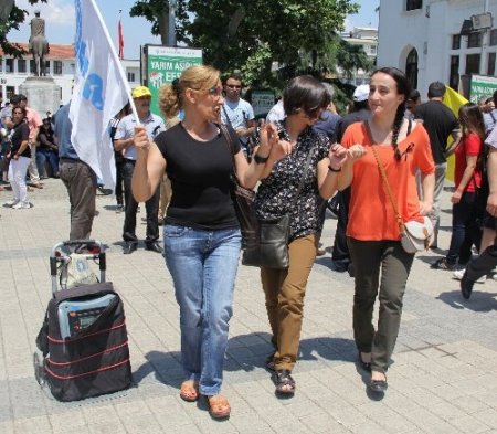 Bursa'da KESK üyeleri Taksim Gezi Parkı için yürüdü