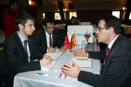 Bursa’da Okuyan Makedon Gençler, İşadamlarına Tercümanlık Yaptı